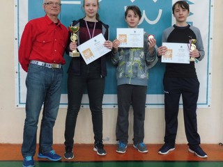 Trojica strelcov z Parchovian spoločne so svojím trénerom Pavlom Cibákom. 