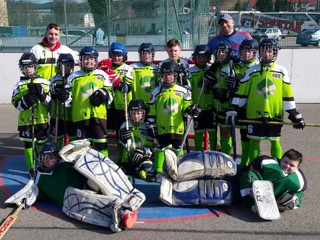 Mladí hokejbalisti Prešova. 