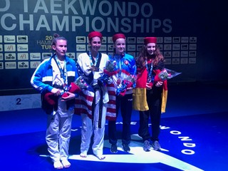 Košičanka Briškárová (tretia zľava) na MS. 