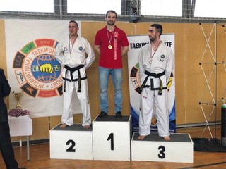 Na stupňoch víťazov. 