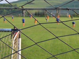 Kolo prinieslo množstvo gólov, i dalšiu remízu lídra