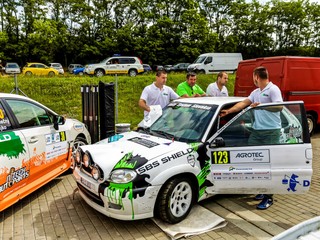 Jedna z posádok Rally System Slovakia tímu.