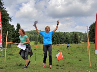 Radosť 62-ročnej veteránky Špaldonovej vo finiši 3. etapy.