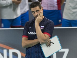 Trénerovi SR Andrejovi Kravárikovi sa v Poprade hlásilo 16 hráčov - všetci z aktuálnej širšej nominácie.