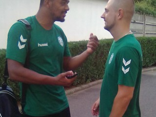 Francúzska posila Titouan Gatine (vľavo) s generálnym manažérom Tatrana.