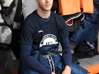 Americký obranca oceliarov Jimmy McDowell.