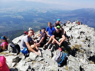 Košickí volejbalisti si vychutnávajú výhľad z Kriváňa.