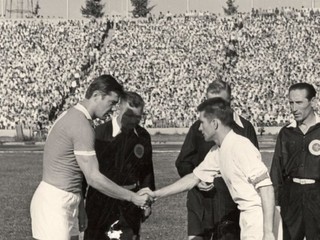 Rudolf Pavlovič s kapitánskou páskou. 