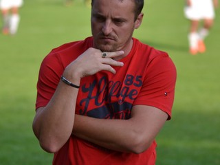 Tréner Veľkých Revíšť Bartolomej Petro.