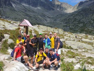 V Tatrách volejbalisti nachodili denne desiatky kilometrov a tréner sa zmenil na ošetrovateľa otlakov.