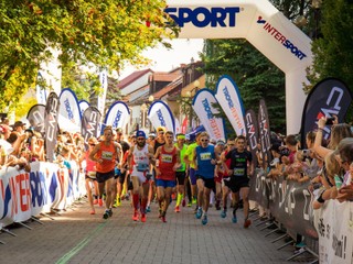 Takto to vyzeralo na štarte, pod Tatrami sa pobeží už štvrtý ročník Podtatranského maratónu.