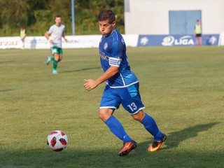 Kapitán verí, že dnes všetky body zostanú doma. 