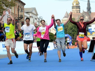 Medzinárodný maratón mieru je výzva aj pre rekreačných bežcov. Tí však v minulosti dlho štartovať nemohli. 