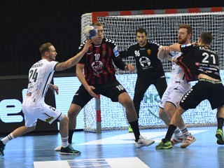 Na domácej palubovke odohral Tatran s Vardarom vyrovnanú partiu.