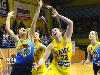 S Američankou S. Logicovou (s číslom 22) rokujú o predĺžení spolupráce.