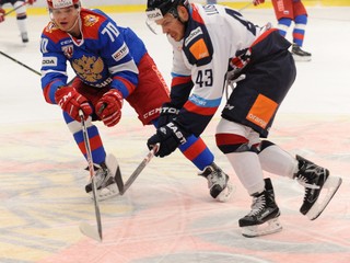 Patrik Lušňák (vpravo) v reprezentačnom drese.