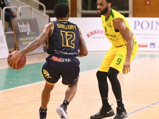 Američan Guillory (vľavo) si po príchode novej posily Kuntiča bude môcť trochu oddýchnuť.