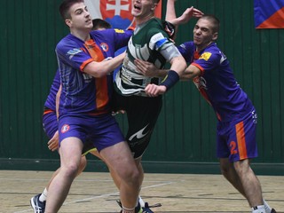 Najlepšieho hráča kategórie U17 Kravčáka z Tatrana Prešov neudržali vo finále ani traja.