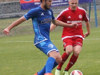 Radoslav Človečko (vľavo) a Michal Grohoľ začínali sezónu v Lokomotíve Košice, teraz sa stretnú v Bardejove.