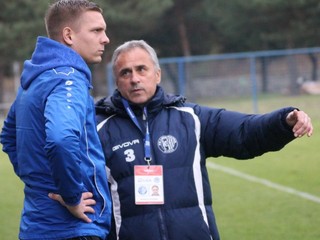 Na lavičkách východoslovenských futbalových tímov možno vídať rôzne typy trénerov.