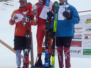 Vo finálovom slalome skončil Dávid Pristač (vľavo) druhý.