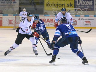 Popradským hokejistom sa proti Banskej Bystrici v základnej časti darilo.