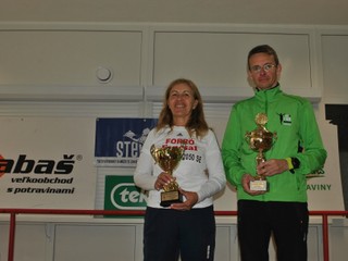 Absolútni víťazi Július Kaľavský z Margecian a Ildikó Varga z Maďarska.