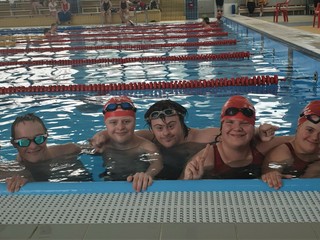 Hendikepovaní Košičania uspeli v plaveckých pretekoch. 