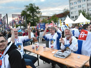 Košickú fanzónu navštevujú domáci aj zahraniční fanúšikovia.