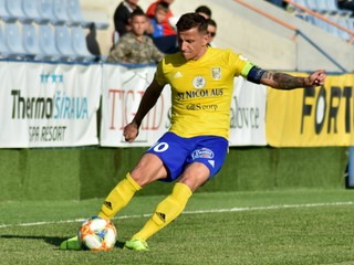 Igor Žofčák si bude michalovský dres obliekať aj v budúcej sezóne.