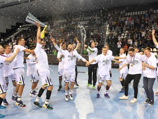 Hádzanári Tatrana Prešov získali 15. majstrovský titul