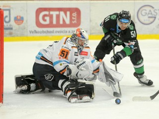 Košický gólman Vladislav Habal v akcii. Na novej zmluve sa nedohodol a v Košiciach končí.