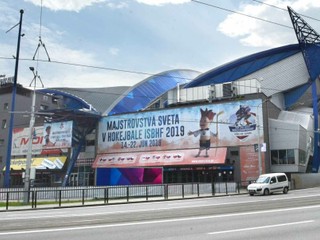 Steel Aréna pomaly mení svoj vzhľad pred majstrovstvami sveta v hokejbale.