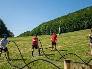Na Jahodnej trénovali košickí hokejisti aj s lanami.
