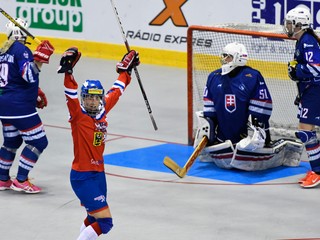 Slovenské hokejbalistky na medailu nedosiahli.