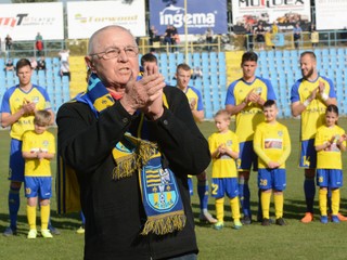 Klub FC Košice si na jar uctil Gejzu Farkaša pri jeho životnom jubileu - 70 rokov.