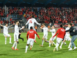 Triumf v Slovnaft Cupe obhajujú Trnavčania. Takto sa tešili po víťaznom finále v Nitre.
