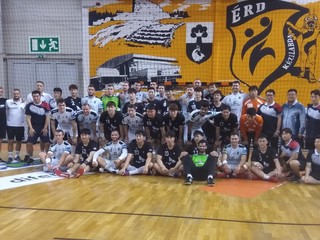 Kórejčania sa po zápase nahrnuli do brány a hráči Tatrana sa núkať nedali.