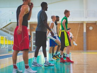 Svit podpísal zmluvu s Kuzmiakom