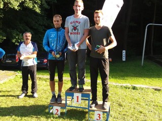 Vyhlásenie najlepších v kategórii mužov M19 v Kysaku.