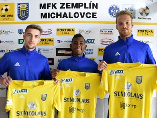 Okrem Kvoceru (vľavo) sa MFK Zemplín dohodol na spolupráci aj s Barnettom (v strede) a Solerom.
