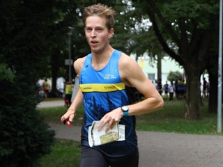 Tomáš Mušinský v plnom nasadení na trati.