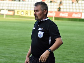 Skúsený rozhodca Marek Žofčák prvýkrát v kariére nariadil v jednom dueli poltucet penált.