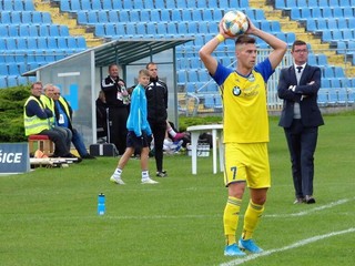 Košický tréner Marek Fabuľa (vpravo vzadu) si pochvaľuje, že výkony mužstva mali na jeseň stúpajúcu tendenciu.