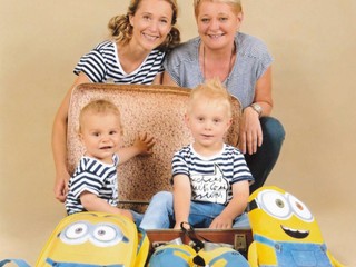 Božena Mažgútová – Birošová s dcérou Monikou a vnúčikmi Jozefom a Richardom.