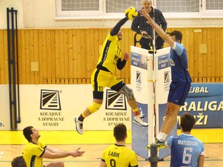 M. Sopko ml. (vľavo) verí, že si Košičania udržia prvé miesto až do play-off.