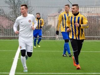 Košickú Lokomotívu by mali za postupom nasmerovať aj góly Jakuba Novotného (vľavo).