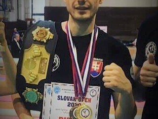 Ukrajinca A. Skliara skúsenosť z vojny posilnila, na súťaži sa mu darilo.