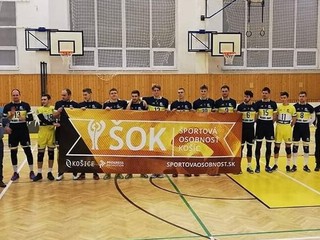 Košickí volejbalisti sa pred úvodným štvrťfinálovým duelom spoločne potešili z ocenenia v ankete ŠOK 2019.