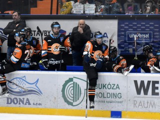 Michalovčania majú nad čím premýšľať. Vonku sa nevyznamenali, o play-off musia tuho bojovať.